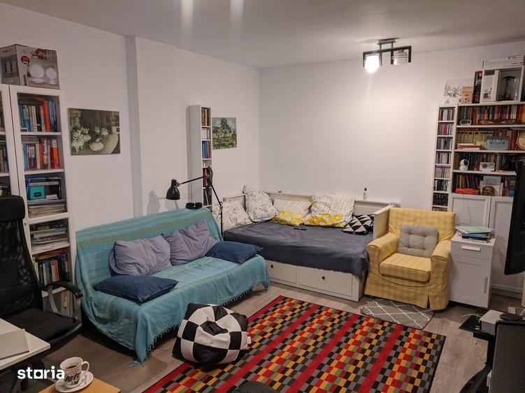 Garsoniera Spa?ioasa la Curte - 5