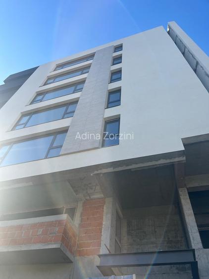 Apartament cu 4 camere decomandat în Dacia