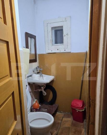 Casa de vanzare, 6 camere, 137 mp, teren 579 mp, zona semice - 21