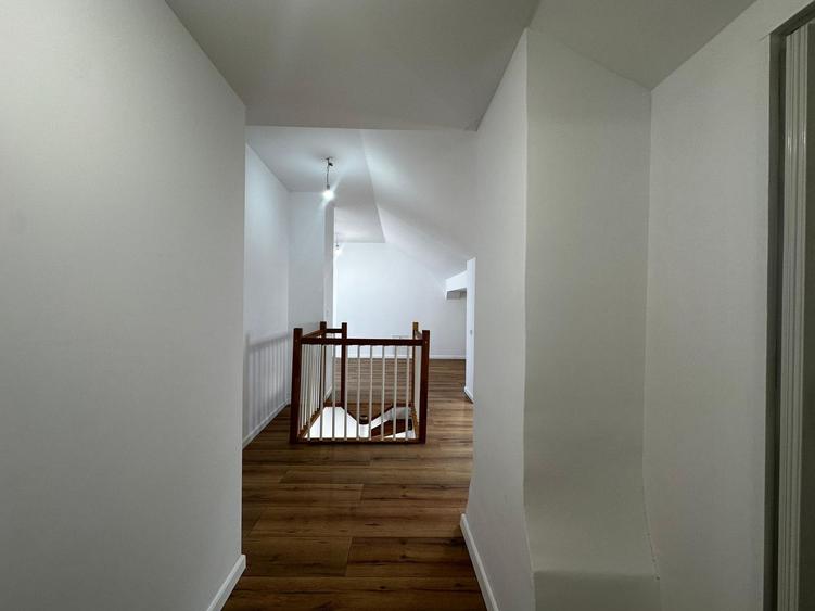 Apartament complet renovat cu 4 camere - 32