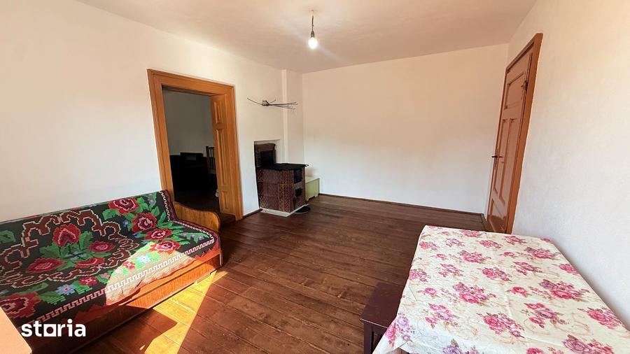 Casă cu 4 camere cu Teren 2100 Mp în Brădeni