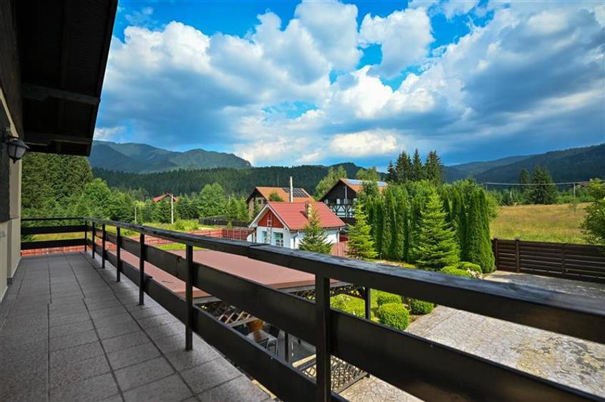 FILM!Refugiu elegant,cadru natural rar, vecinatati discrete,1.700 mp domeniu ver - 10