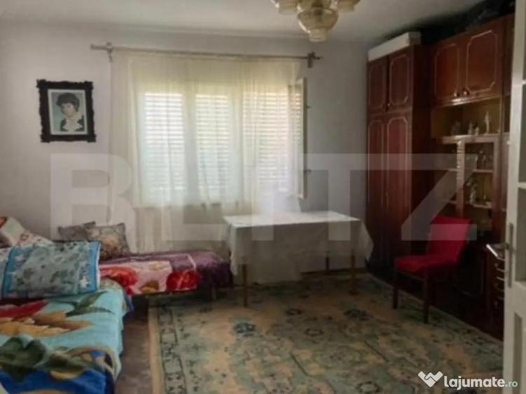 Casa de vanzare, cu 6 camere, 218,44 mp, zona Tasnad - 1