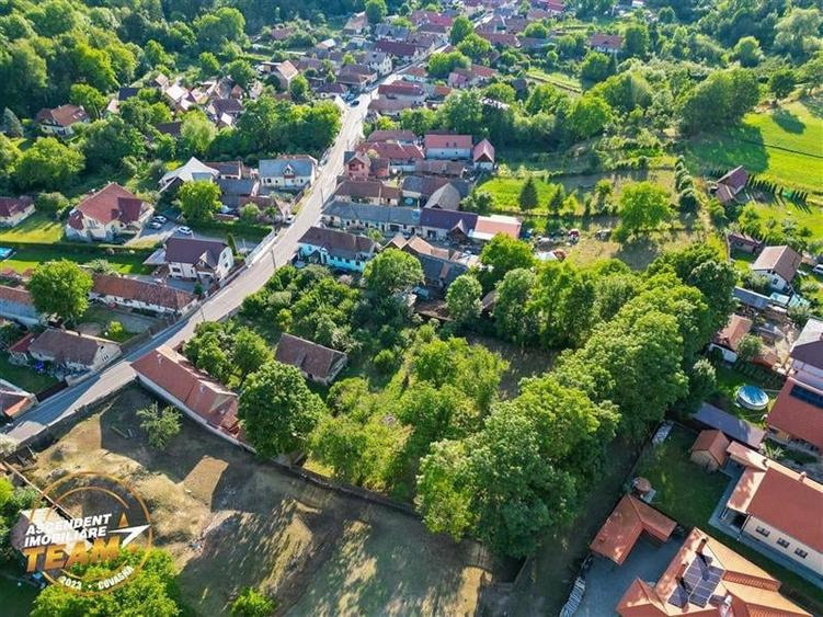 FILM! Peste 1.500mp teren intravilan, zona de case, acces facil, Arcus, Covasna - 1