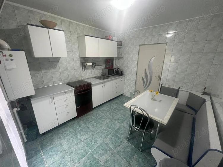 Vand apartament 3 camere spa?ios in Slanic Moldova la poala muntelui - 4