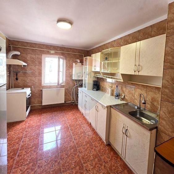 Apartament 3 camere, et.4/4 bd.1 Dec. 1918, Rm Sarat - 3