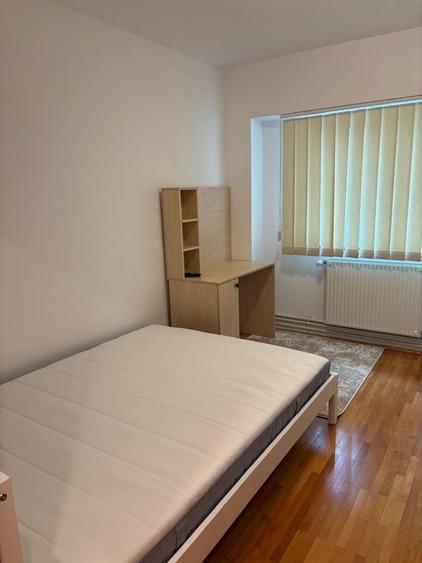 Apartament cu 3 camere, mobilat în Lacul Tei