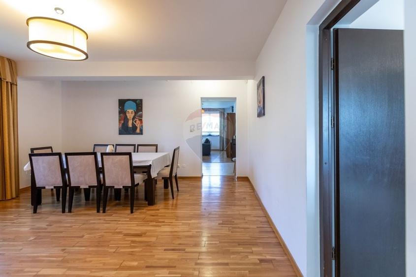 Vilă cu 7 camere de vânzare în zona Centrală Orașul  BUHUȘI - 23