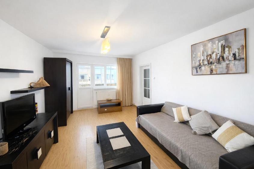 Apartament 3 camere,sect 4 București zona Tineretului - 1