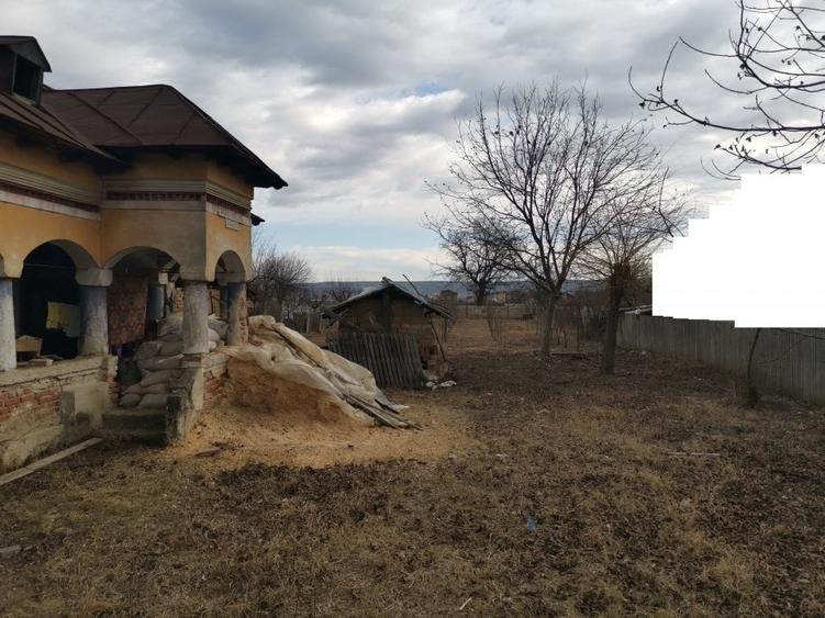 Teren 1300 mp, Maracineni Argeselu , casa demolabila - 1
