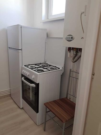 Vand apartament 2 camere renovat - 8