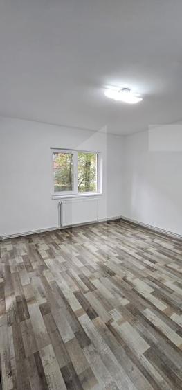Apartament de vanzare, cu 3 camere, 73 mp, renovat complet, zona centrala - 2