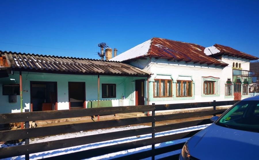 Casa batraneasca, zona Piscani - Negreni, teren 650mp - 2
