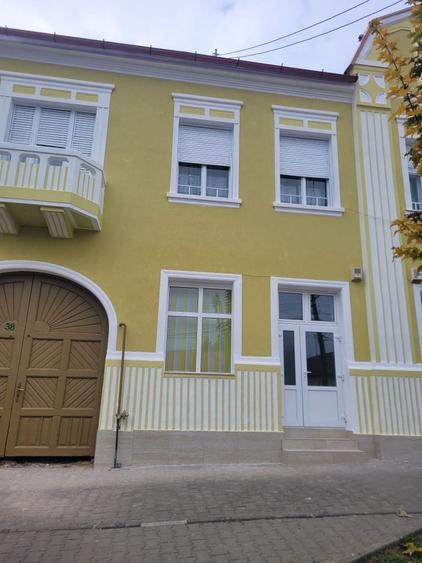 Spatiu comercial de inchiriat 30m patrati in Reghin zona centrala - 1