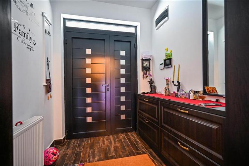 Resedinta distincta, mobilata cu rafinament, pe 1.000 mp teren, Central, Sacele, - 14