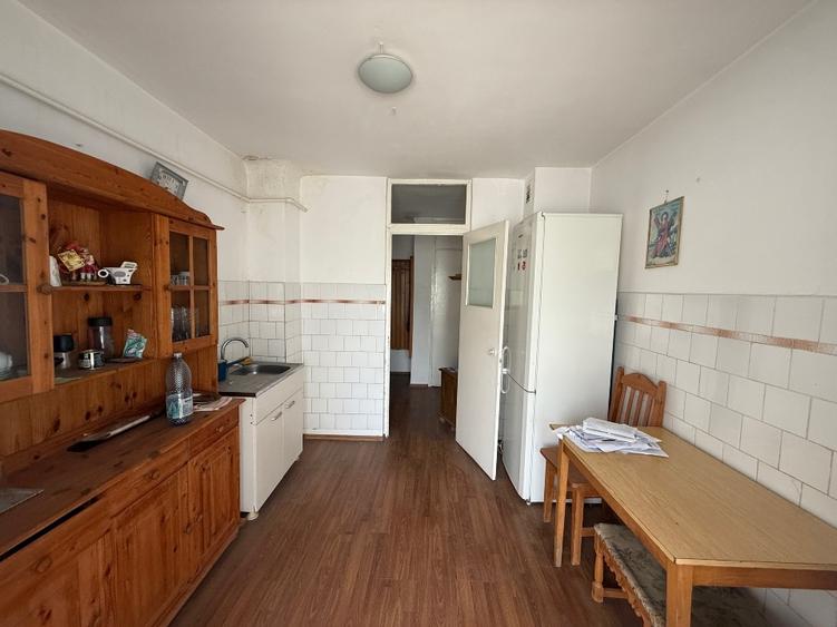 Apartament cu 2 camere decomandat, mobilat în Cantacuzino