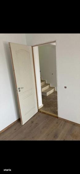 Schimb Vila Costinesti P+1 cu spatiu comercial sau apartament - 1