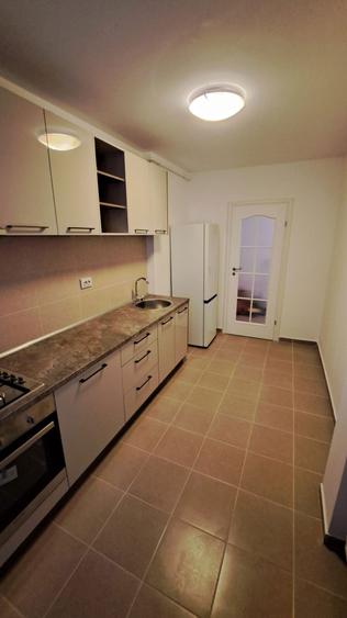 Garsoniera decomandata cu loc de parcare, in zona Titan-Pallady - 3