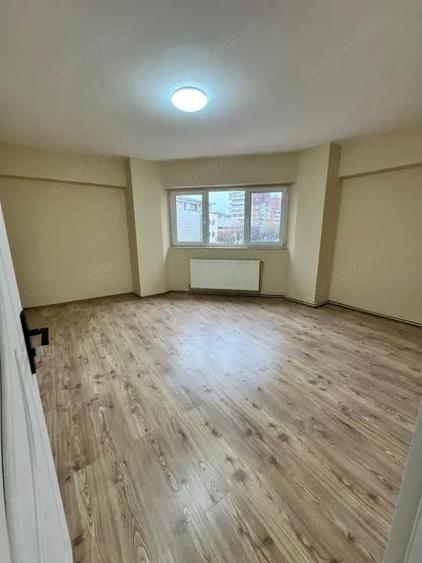 Apartament ULTRACENTRAL-renovat complet potrivit de investitie sau locuinta pers - 4