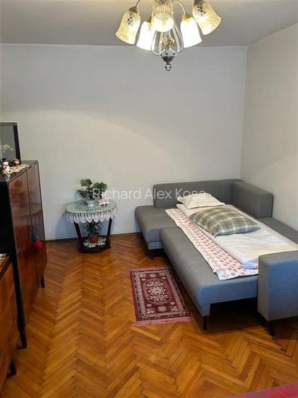 Apartament cu 3 camere semidecomandat în Valenta Apartament cu 3 camere semidecomandat în Valenta