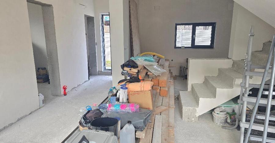 Vand casa in duplex in Deva, semifinisata, zona Garii (peste linie) - 11