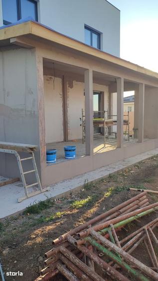 Casă cu 4 camere cu Teren 369 Mp în Vidra