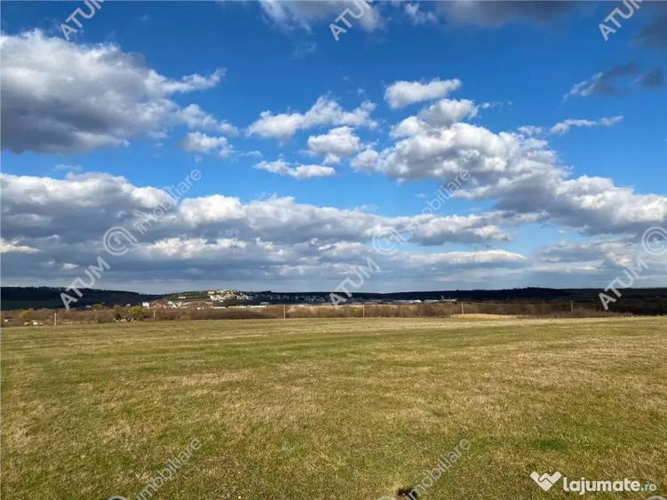 Parcela teren extravilan de 486 mp situat in Cristian - 8