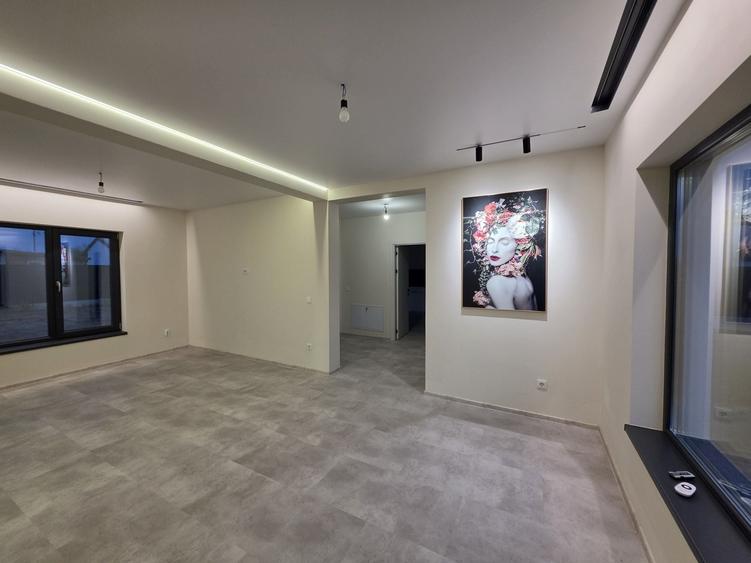 Casă cu 4 camere în Dancu