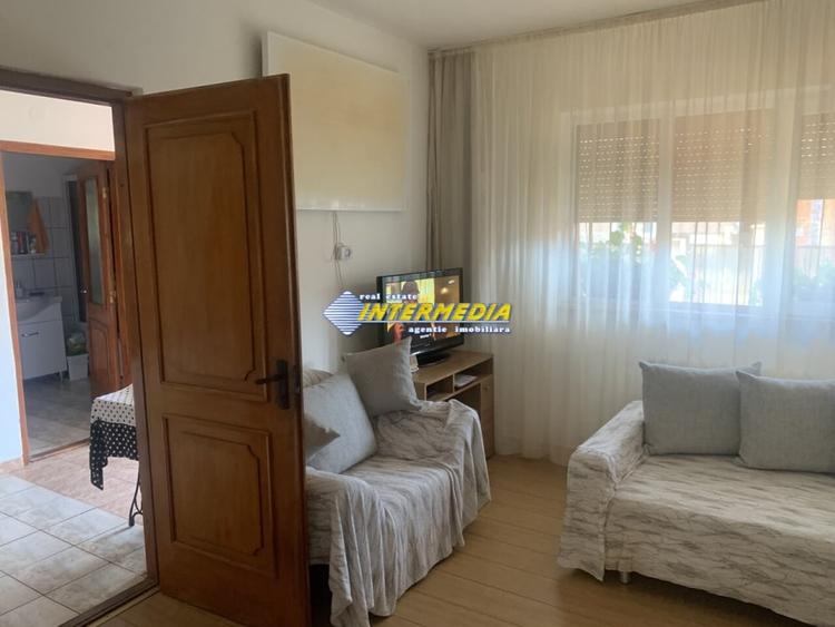 Casa de vanzare 5 camere teren aferent 1410 mp cu toate utilitatile zona Oarda - 18