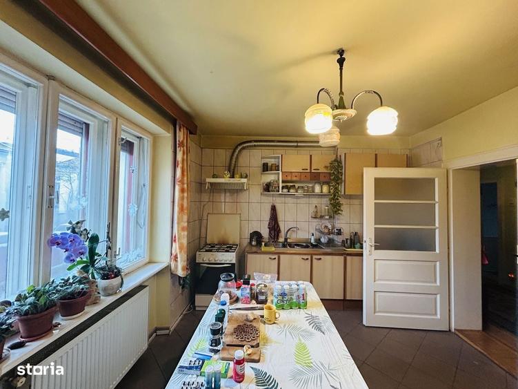 Vila de vanzare - Individuala, 7 camere, teren mare - Sub Arini - 3