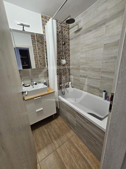 Apartament cu 3 camere semidecomandat, mobilat în Mănăștur