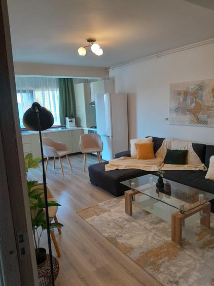Apartament de închiriat cu 2 camere, situat în zona Km 5 - 1