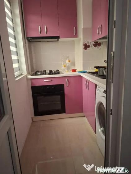 Apartament cu 3 camere semidecomandat în Valea Rosie