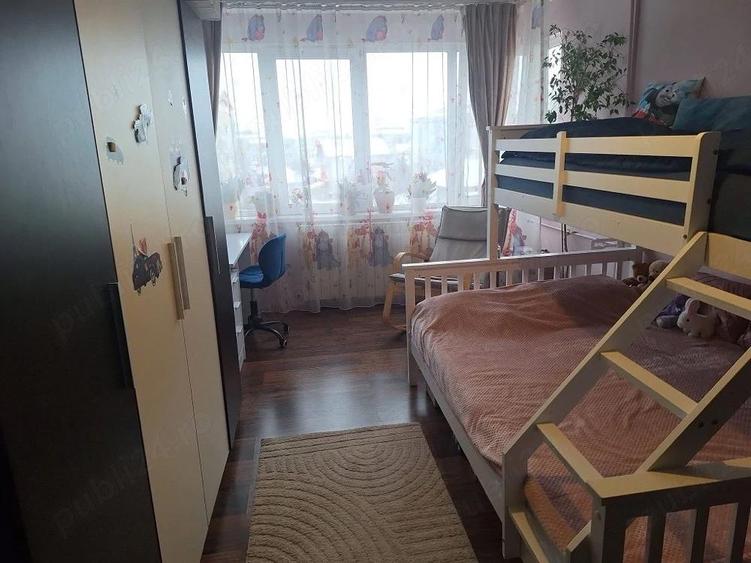 Inchiriez apartament decomandat 2 camere - 2