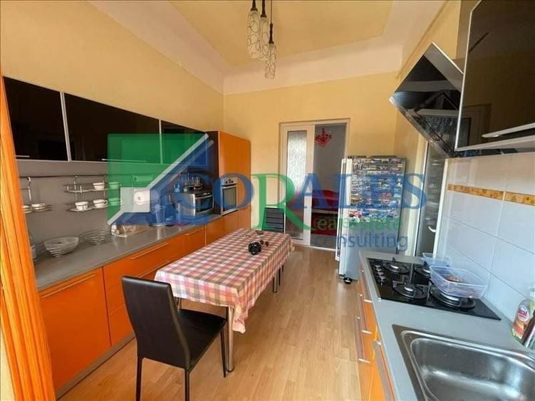 Zona Sinaia! Casa Renovata complet Exterior si Interior. - 8