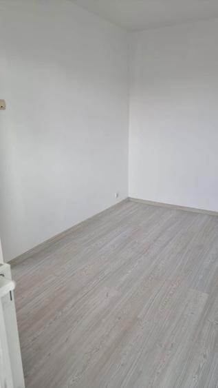 Apartament 43 mp cu 2 camere nedecomandat cu balcon proprietar etaj 4 - 5
