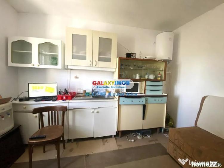 Casă cu 6 camere cu Teren 500 Mp în Budești