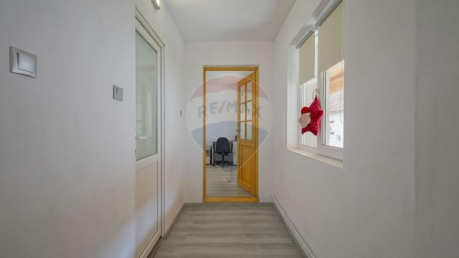 Casa spatioasa cu teren generos, in zona centrala a Sacelelor - 18