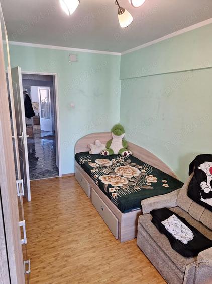 PROPRIETAR Ap 3 cam,2 bai, 2 balcoane,an1990, pod si boxa foarte spatioase+loc parcare, ZONA 1 MAI - 5