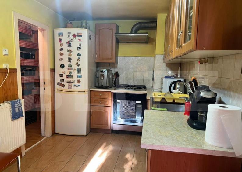 Vand casa cu 3 camere singur in curte p+m in Dambul Pietros - 8