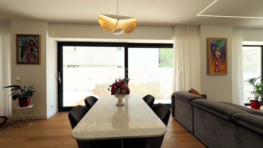 Apartament unic cu gradina exclusiva | 4 camere, 4 bai | 297mpc - 25