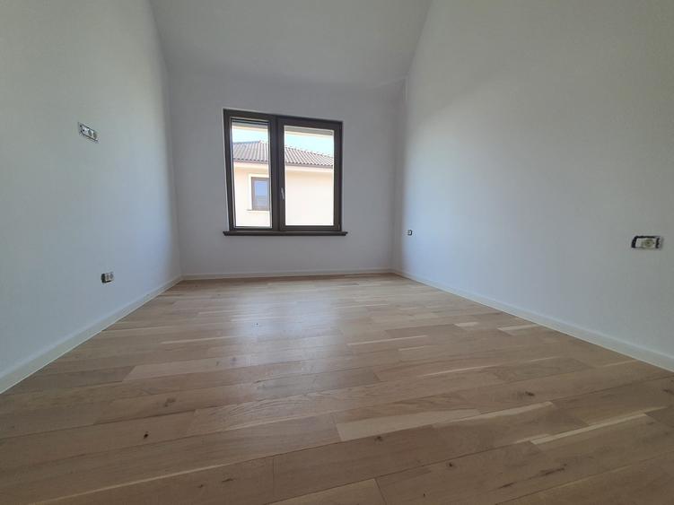 Monarch Soleil  - parchet , usi interioare, tamplarie din lemn natural - 8