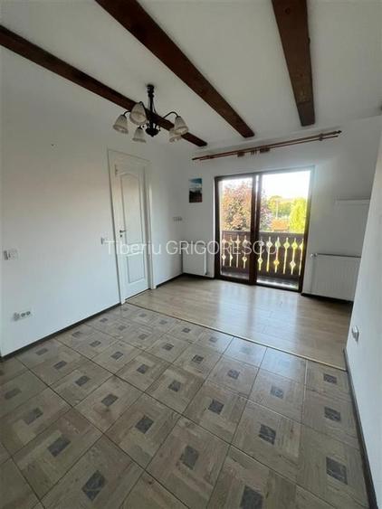 Garsoniera Rasnov Etaj 1 Nemobilata