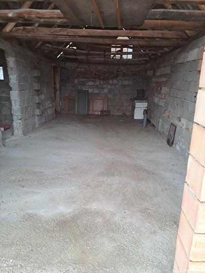 Casa la rosu de vanzare in Codlea - 7