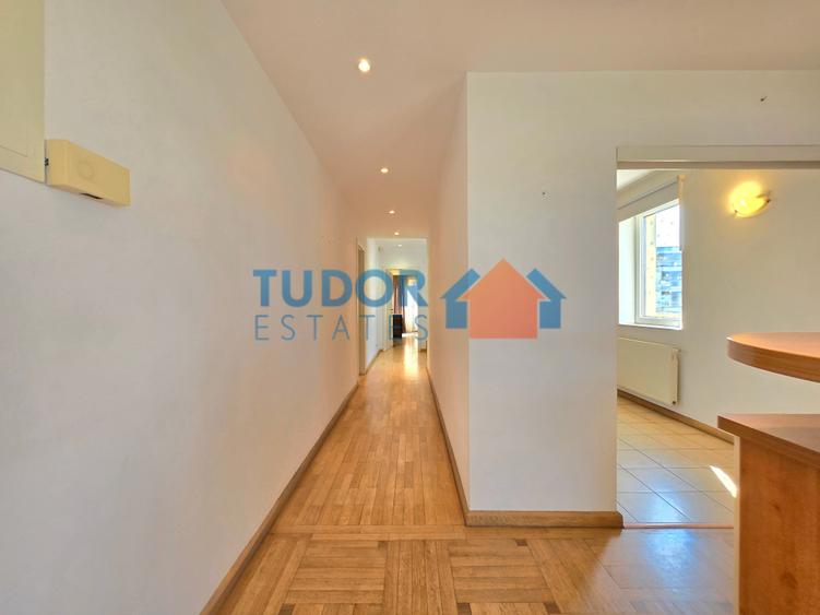 Apartament cu 3 camere, mobilat în Șoseaua Nordului