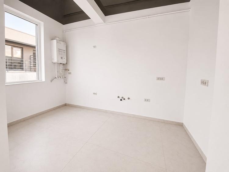 Apartament cu 3 camere decomandat în Mamaia-Sat
