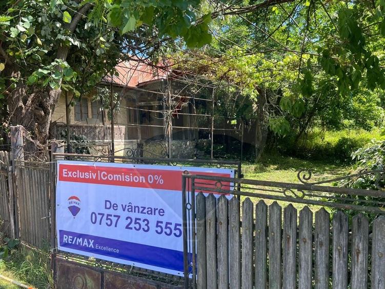 Casă individuală cu 2 camere cu Teren 1000 Mp în Periferie