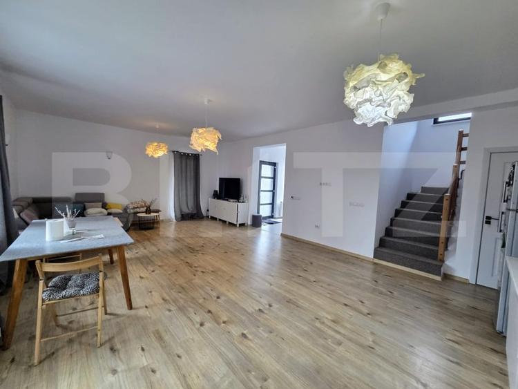 Casă individuală cu 4 camere cu Teren 250 Mp în Florești