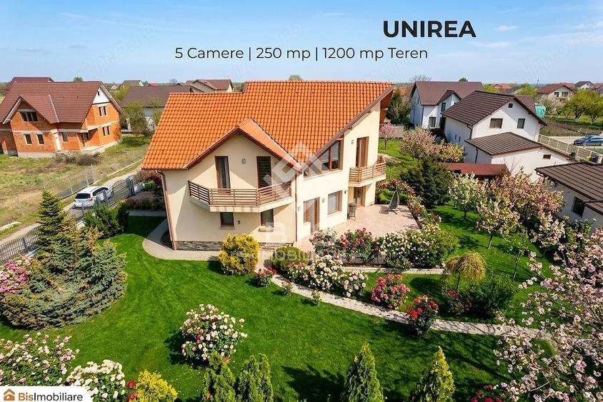 Casă cu 6 camere cu Teren 1200 Mp în Unirea