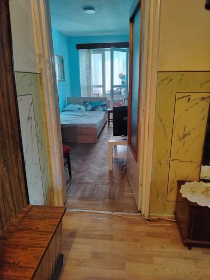 Apartament cu 3 camere semidecomandat în Gării